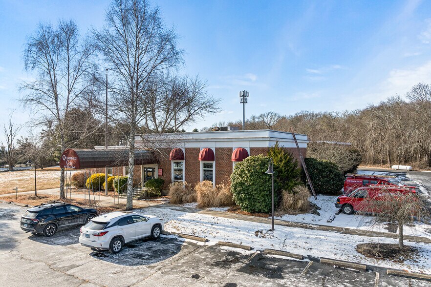 More Photos Of 107 Wilcox Rd, Stonington Loft Creative Space For Lease