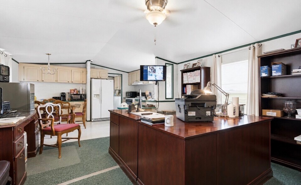 More Photos Of 7864 Brock Rd, Ardmore Service For Sale