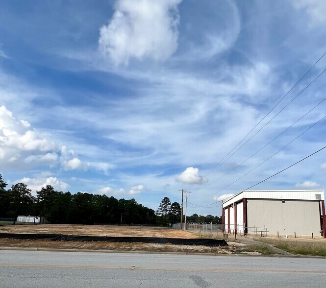 More Photos Of 1703 E Whaley St, Longview Warehouse For Lease