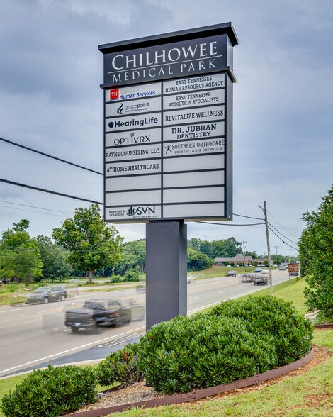 More Photos Of 2008-2036 E Lamar Alex Pky, Maryville Medical For Lease