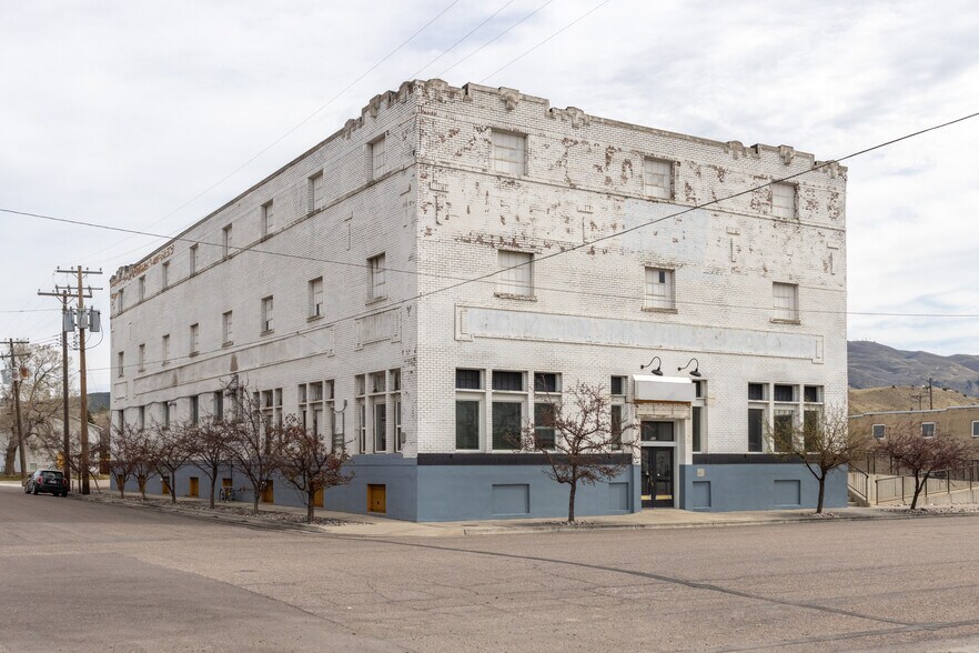 More Photos Of 902 S 1st Ave, Pocatello Distribution For Lease