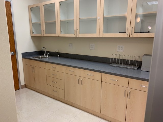 More Photos Of 1000 Newbury Rd, Thousand Oaks Medical For Sale