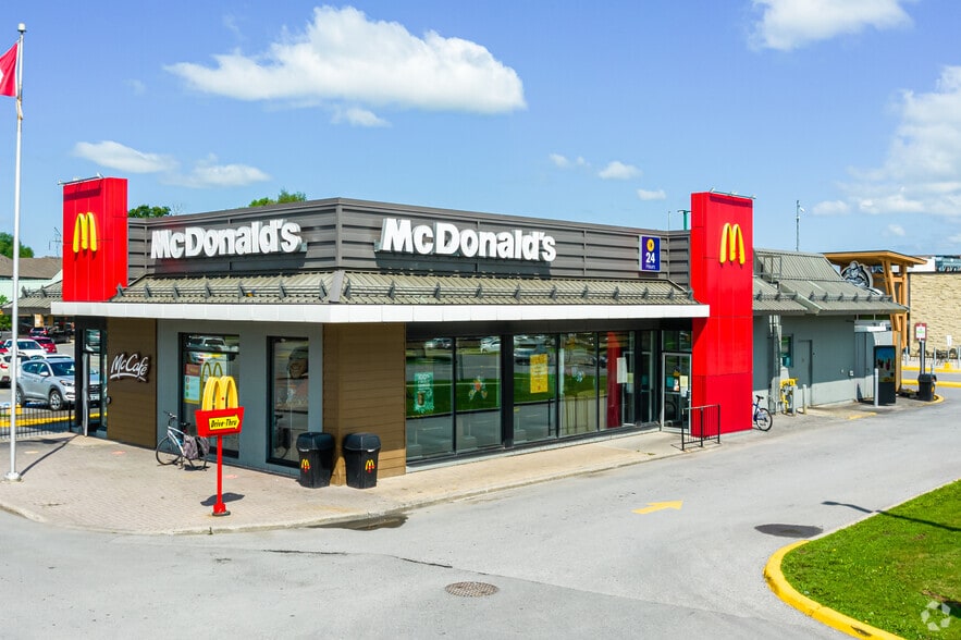 Primary Photo Of 1250 Stittsville Main St, Stittsville Unknown For Lease