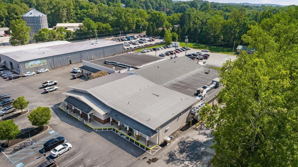 More Photos Of 484 S Main St, Granville Supermarket For Sale