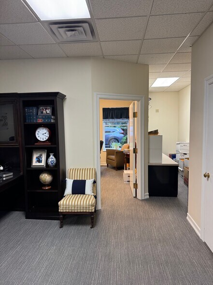 More Photos Of 7 Cedar St, Ramsey Office For Lease