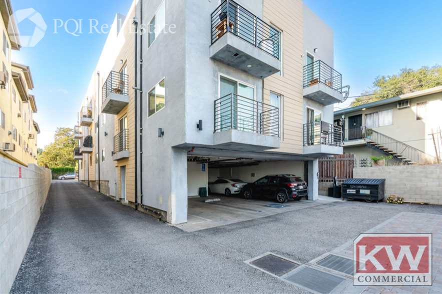 More Photos Of 3324 N Chapman St, Los Angeles Apartments For Sale