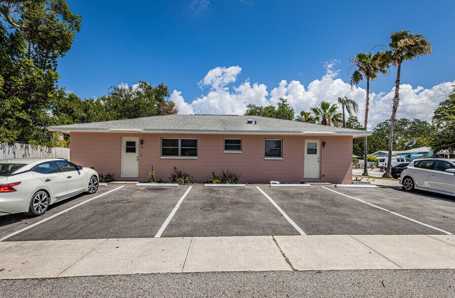 More Photos Of 3025 54th St S, Gulfport Apartments For Sale