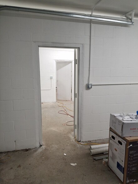 More Photos Of 11 Quassaick Ave, New Windsor Township Storefront For Sale