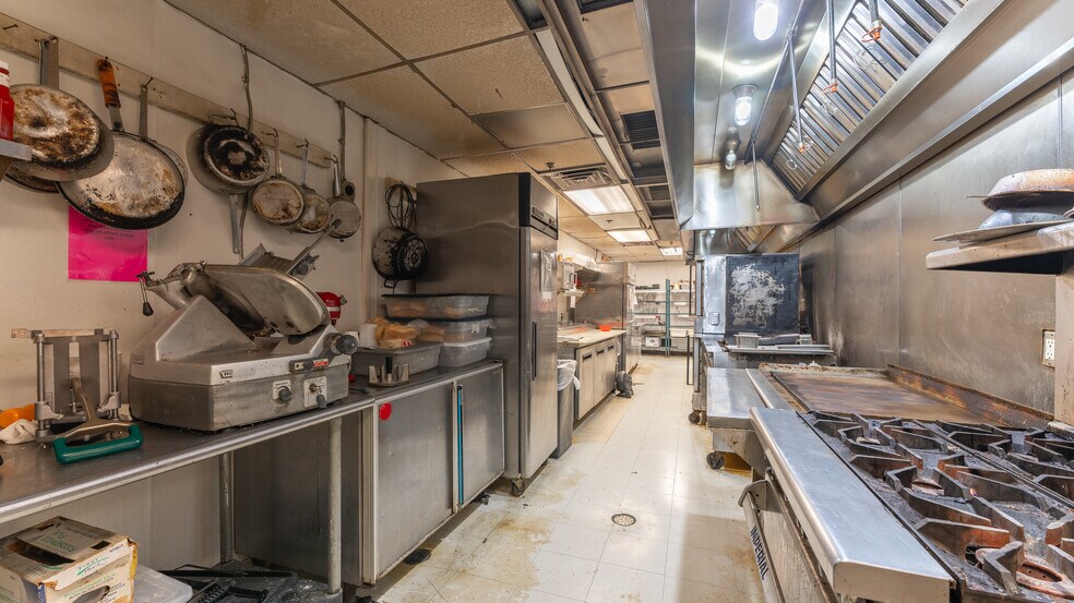 More Photos Of 1815 Bagnell Dam Blvd, Lake Ozark Restaurant For Sale