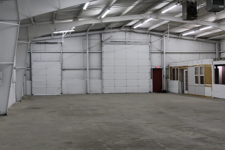 More Photos Of 410-420 Conover Dr, Franklin Industrial For Lease