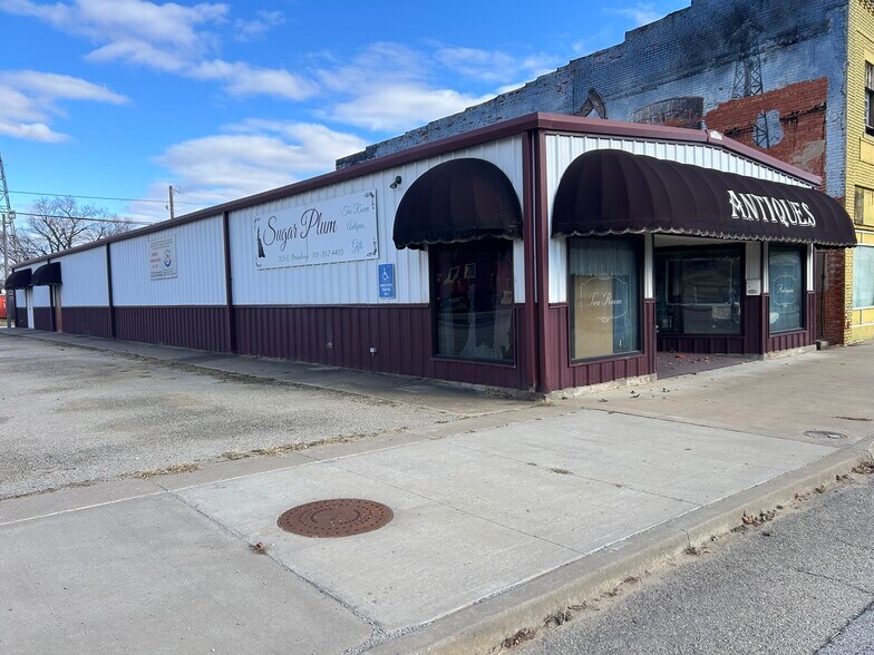More Photos Of 305 E Broadway St, Drumright Storefront For Sale
