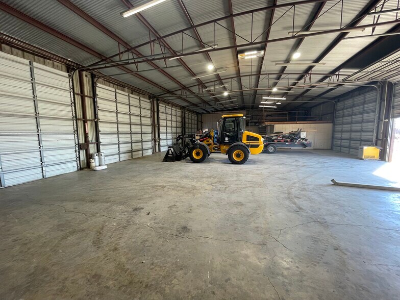 More Photos Of 14685 Old Frio City Rd, Lytle Warehouse For Sale