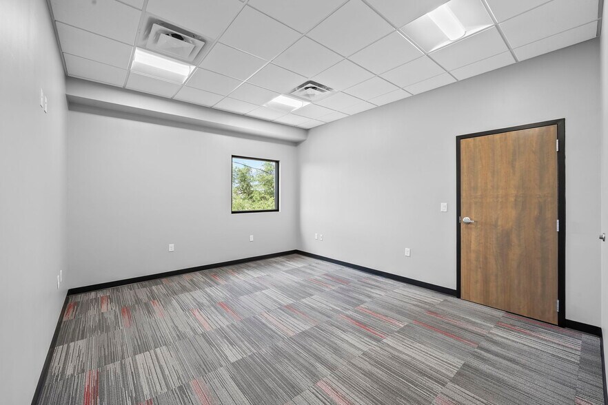 More Photos Of 39 Truss Dr, Boerne Flex For Sale