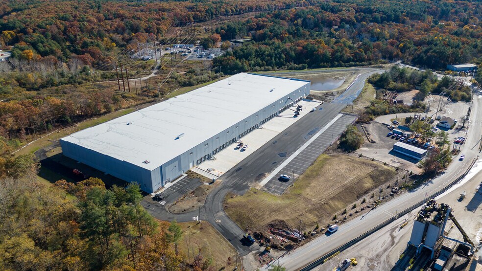 More Photos Of 315 Green St, Wrentham Distribution For Lease