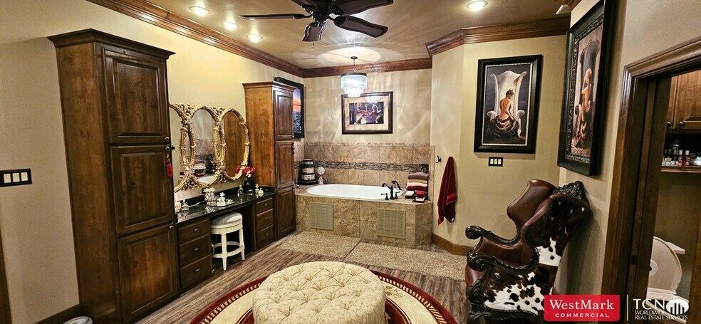 More Photos Of 824 Avenue B, Abernathy Service Station For Sale