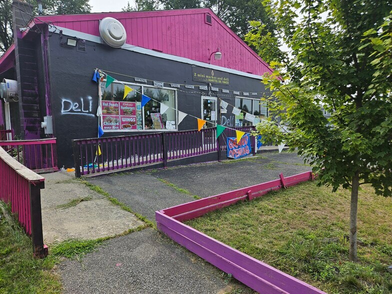 More Photos Of 534 Kings Rd, Schenectady General Retail For Sale