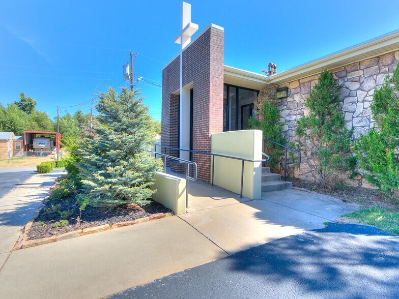 More Photos Of 2254 W Meyers Cir, Choctaw Lodge Meeting Hall For Sale