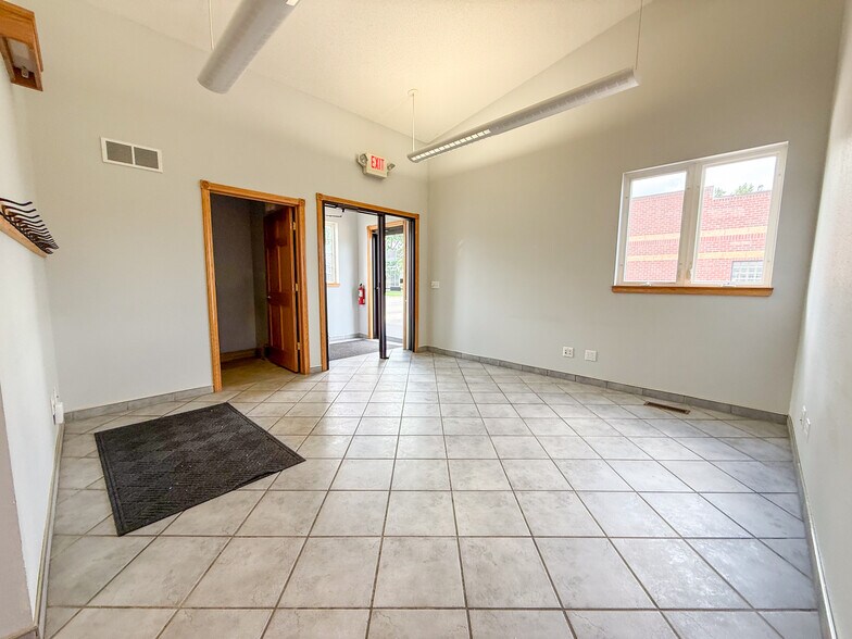 More Photos Of 118 S Main St, Medford Office For Lease