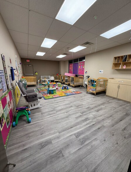 More Photos Of 1351 N Zaragoza Rd, El Paso Office For Sale