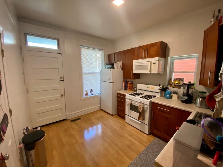 More Photos Of 2439 N Seminary Ave, Chicago Apartments For Sale