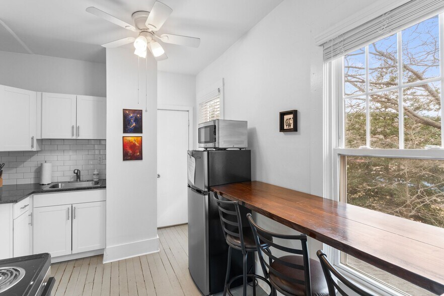 More Photos Of 33 Vance Ave, Black Mountain Apartments For Sale