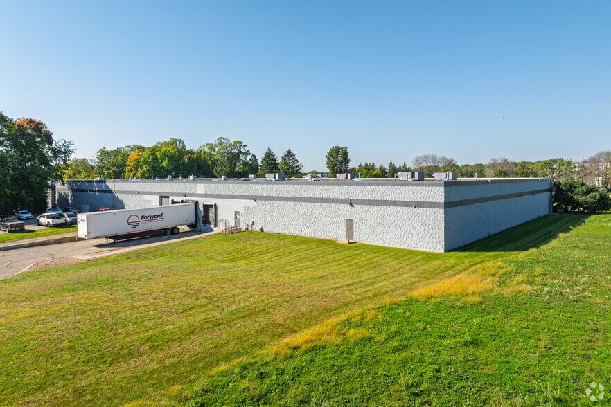 More Photos Of 4100 Peavey Rd, Chaska Manufacturing For Lease