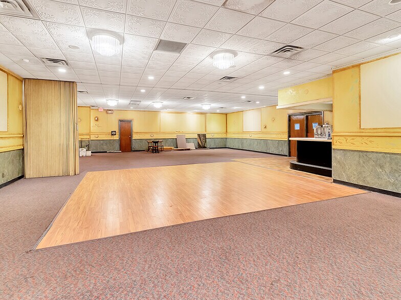 More Photos Of 1341 Springwells St, Detroit General Retail For Sale