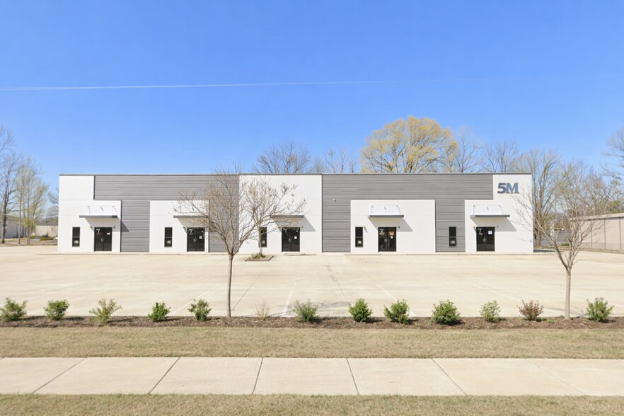 Primary Photo Of 1211 Nesbit Dr, Hernando Flex For Lease