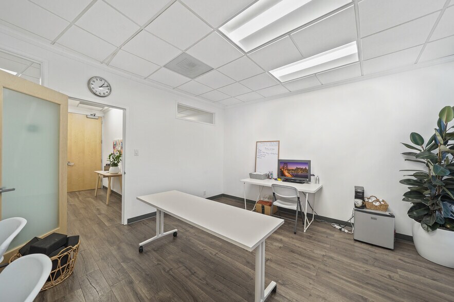 More Photos Of 1501 Westcliff Dr, Newport Beach Medical For Lease