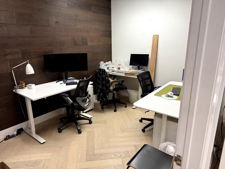 More Photos Of 3913 Todd Ln, Austin Flex For Lease