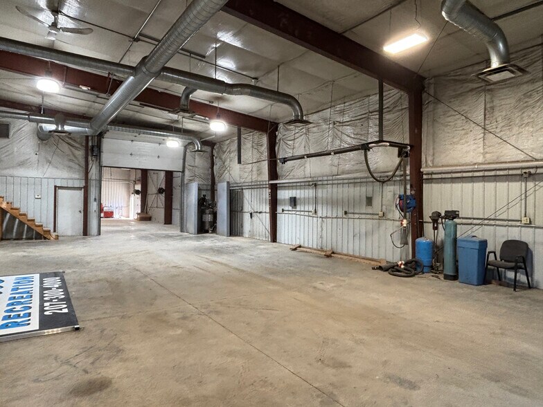 More Photos Of 29 Stillwater Ave, Orono Showroom For Lease