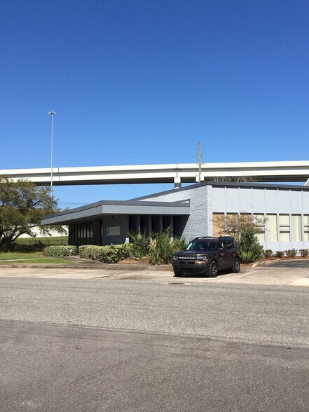 More Photos Of 711 Margaret St, Jacksonville Office For Sale