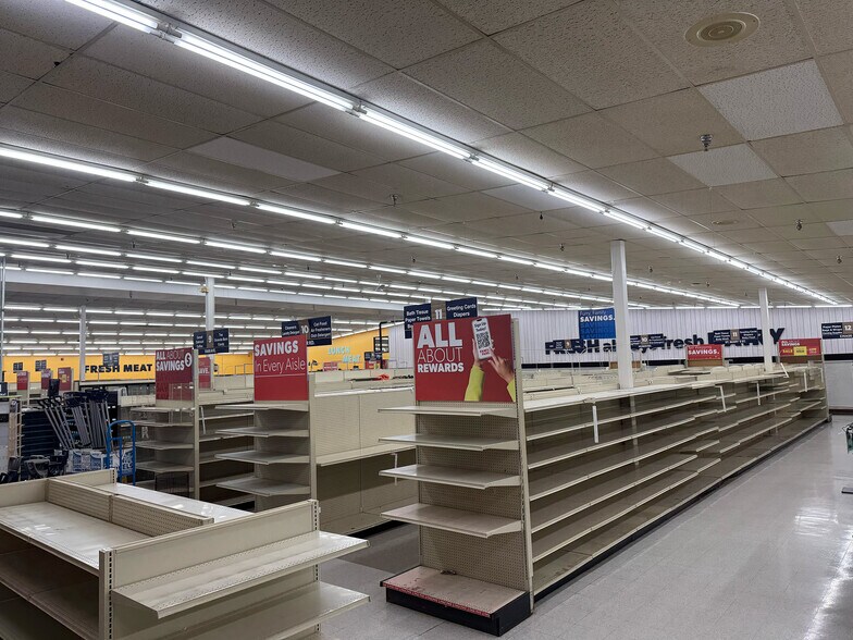 More Photos Of 1900 Harlan St, Falls City Supermarket For Sale