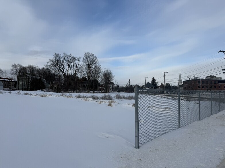 More Photos Of 77 New Salem St, Laconia Land For Sale