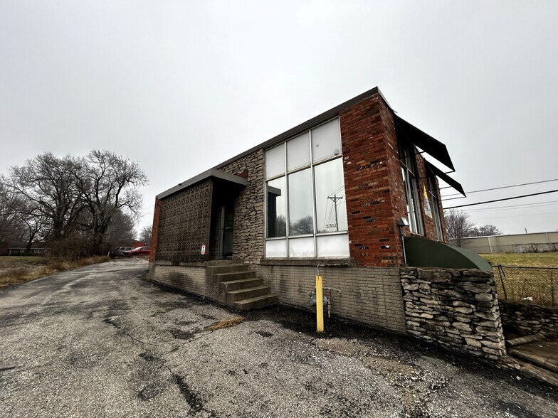 More Photos Of 3305 Blue Ridge Cutoff, Independence Office For Sale