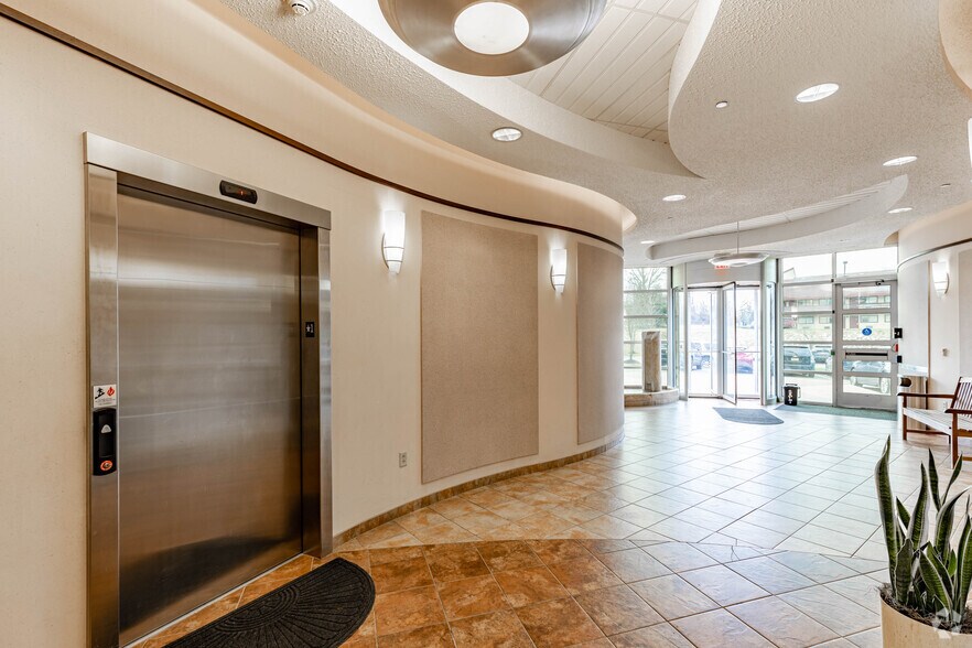 More Photos Of 125 Emeryville Dr, Cranberry Township Medical For Lease