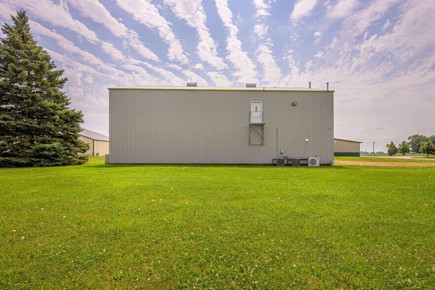 More Photos Of 541 8th E st, Hector Industrial For Sale