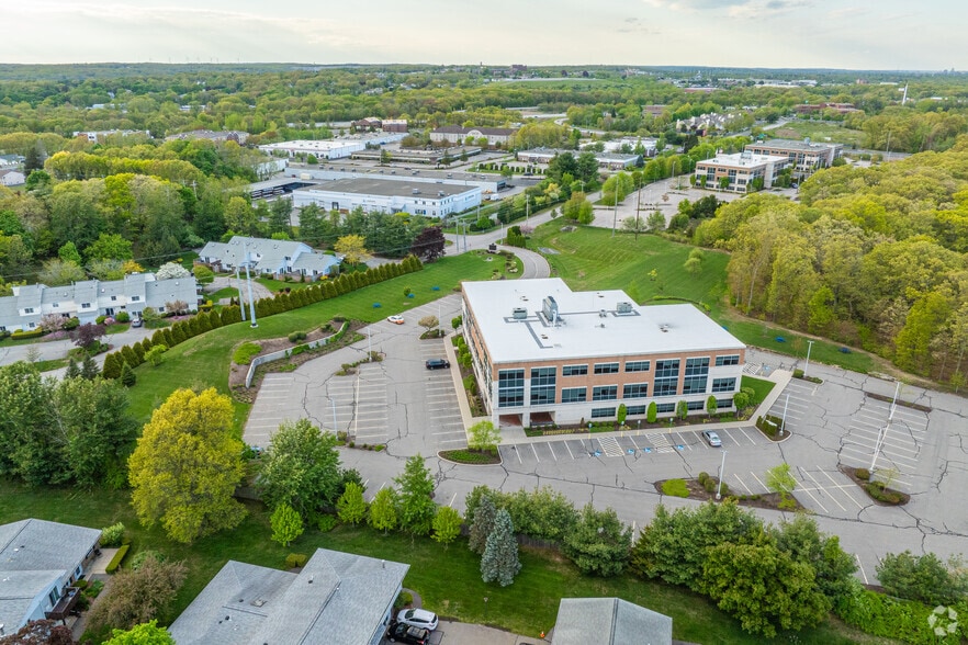 More Photos Of 1 Coastway Blvd, Warwick Office For Lease