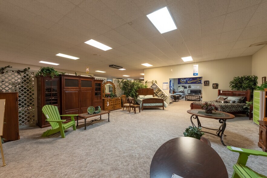 More Photos Of 2515 E Montgomery Pl, Wichita Falls Freestanding For Sale