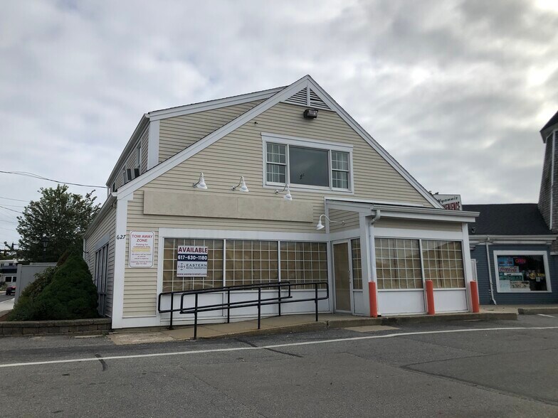 More Photos Of 621-631 Main St, Hyannis General Retail For Lease