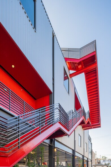 More Photos Of 212 Eucalyptus Dr, El Segundo Office For Lease