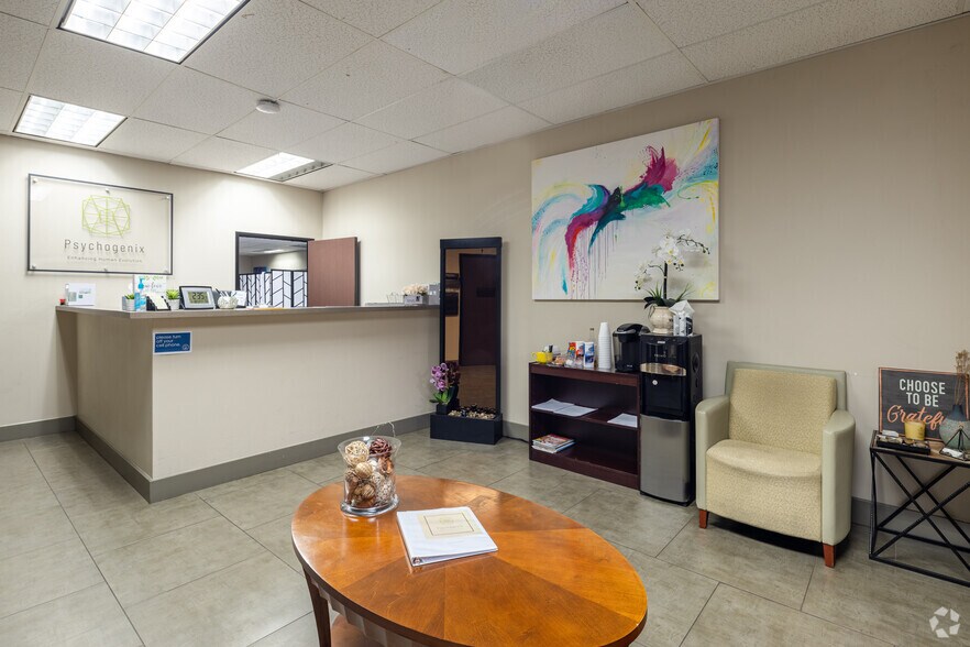 More Photos Of 1950 E 17th St, Santa Ana Office For Lease