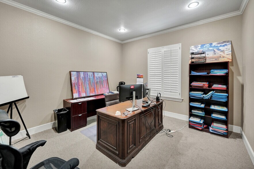 More Photos Of 4313 N County Rd W, Odessa Office For Sale