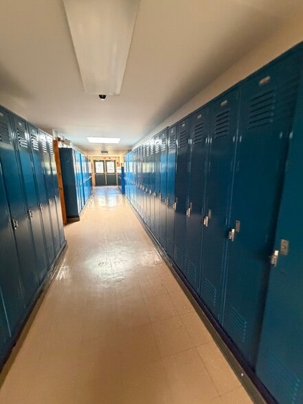 More Photos Of 580 Ratzer Rd, Wayne Schools For Lease