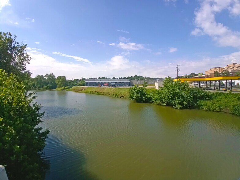 More Photos Of 1489 Milford St, Clarksburg Office For Sale