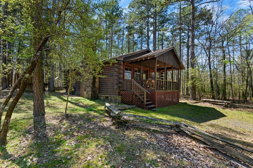 More Photos Of 68438 Eagle Creek Dr, Smithville Hotel For Sale