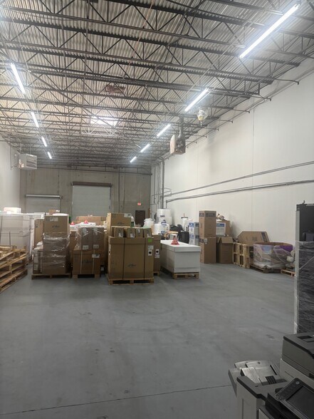 More Photos Of 1590 N Roberts Rd, Kennesaw Warehouse For Lease