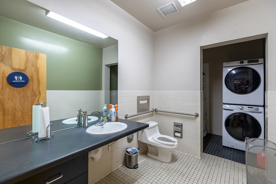 More Photos Of 1455 W Park Ave, Redlands Research And Development For Lease