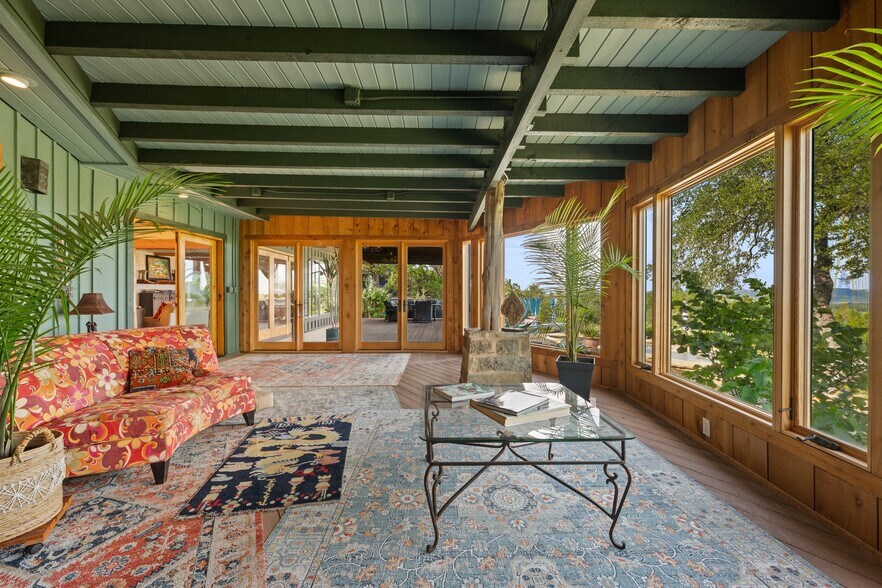 More Photos Of 3911 Lago Vista Dr, Austin Apartments For Sale