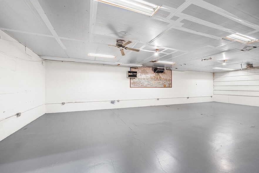 More Photos Of 379 Cherry St, Pottstown Flex For Lease